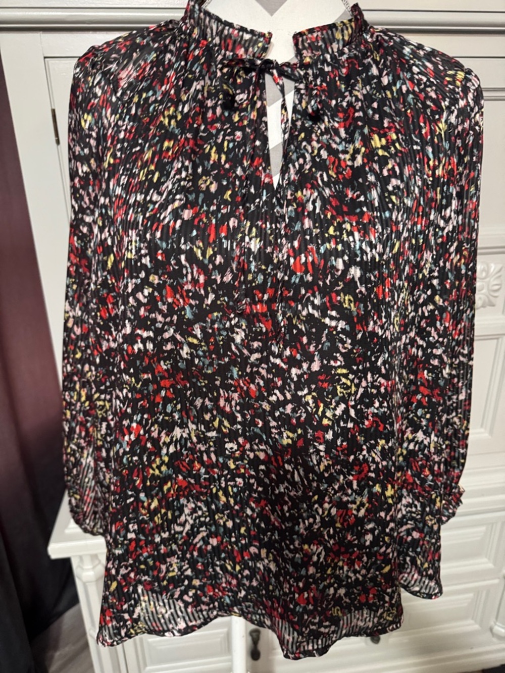 Vince Camuto Women’s Black Floral Tie-Neck Blouse Size Large